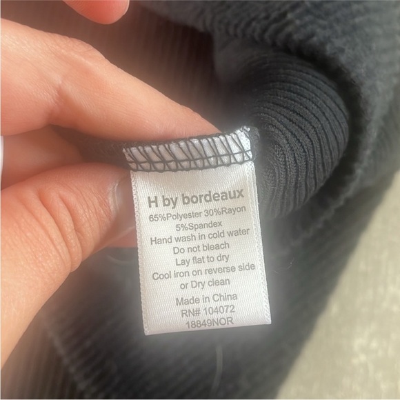 Heather By Bordeaux Size Medium Black Open Back Ribbed Sweater Top . - Picture 4 of 6
